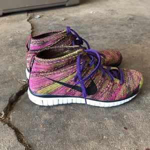 Men’s Nike flyknit chukkas.